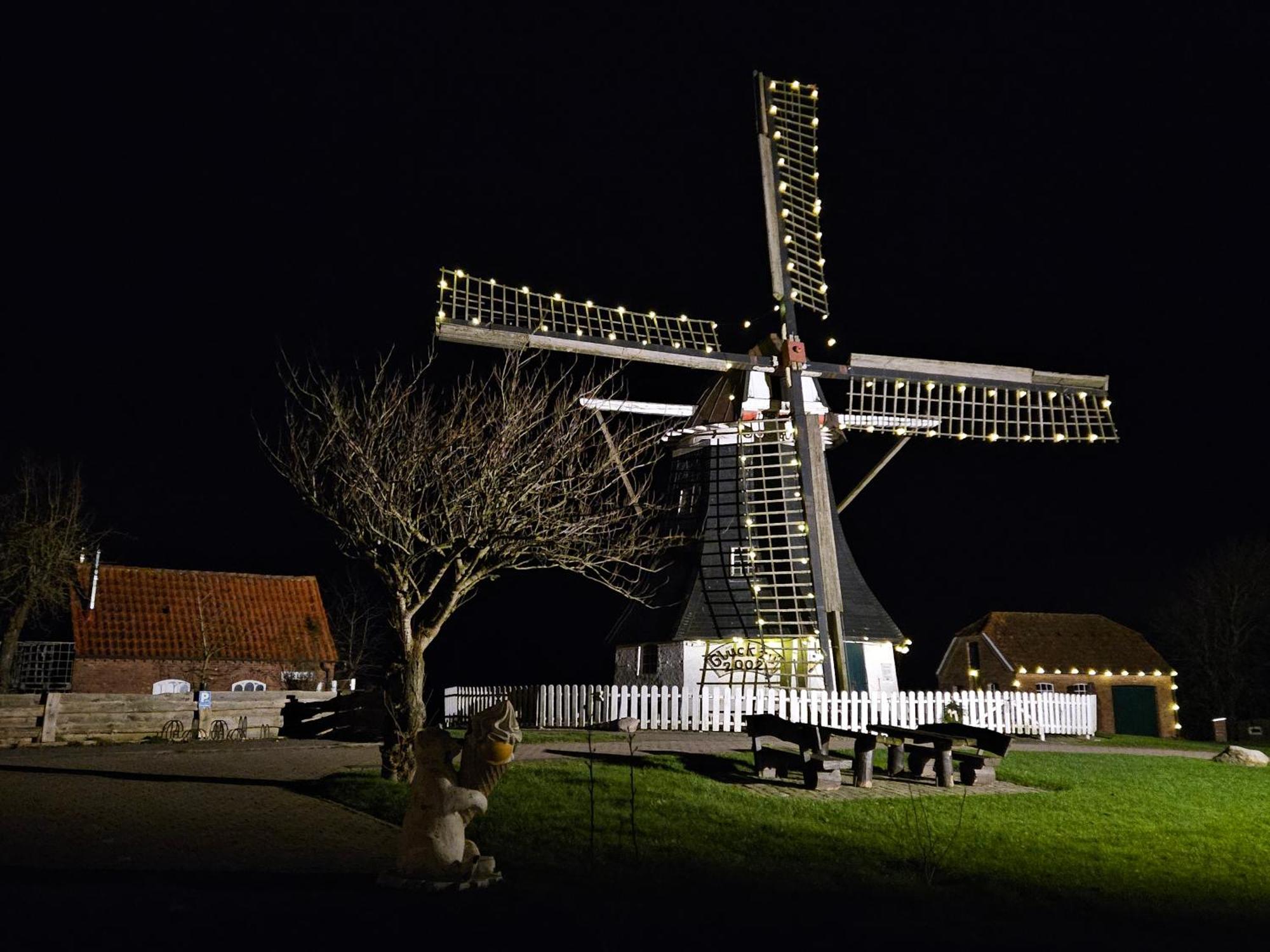 Ferienglück an der Nordsee: Erdgeschoss-Ferienwohnung mit Kamin und Garten Altfunnixsiel Exterior photo